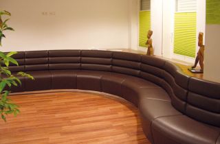 koenis-Arztpraxis-wartezimmer.jpg